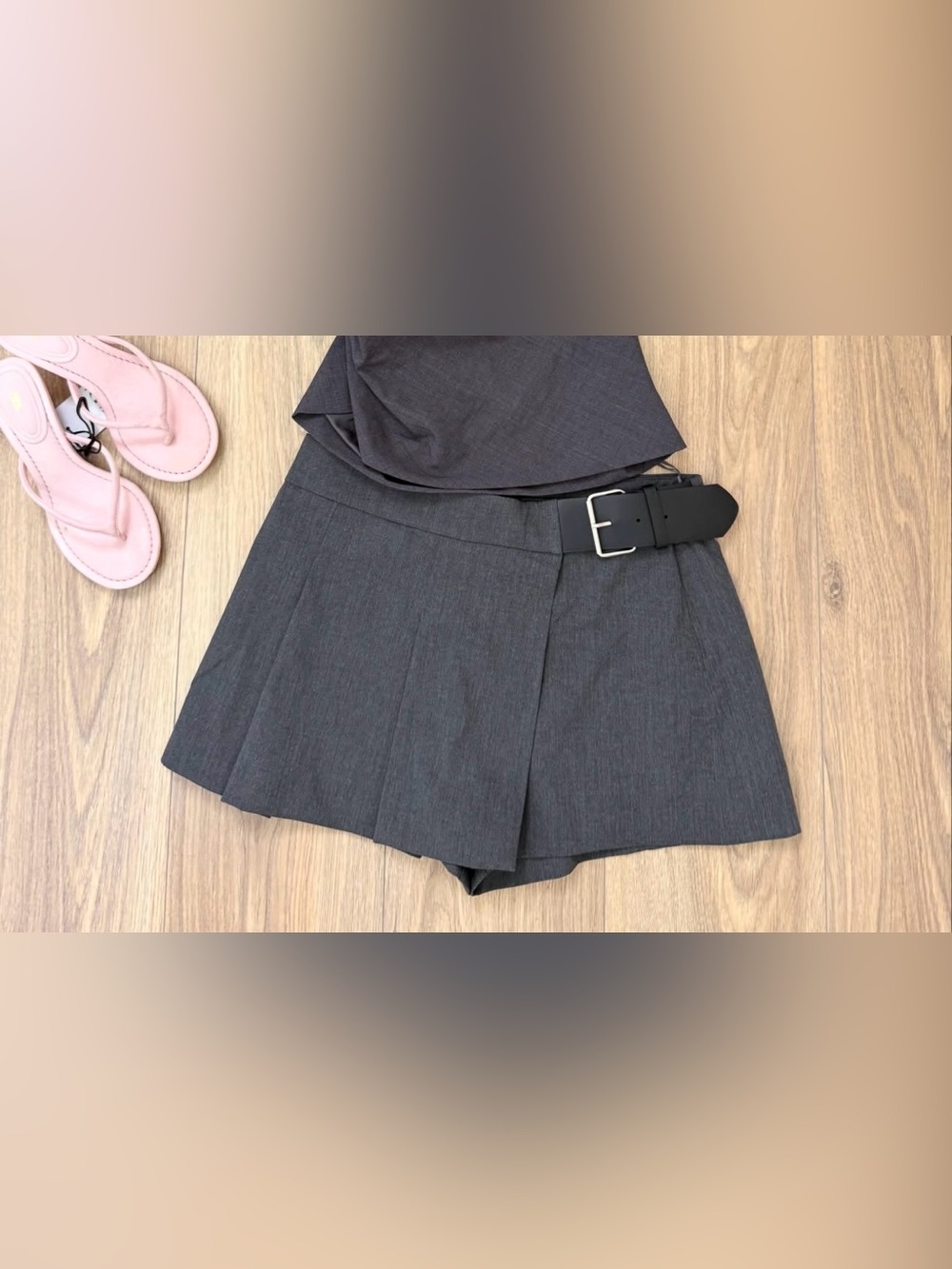 Zara Dark Gray Pleated Mini Skort with Black Belt - Picture 4 of 10